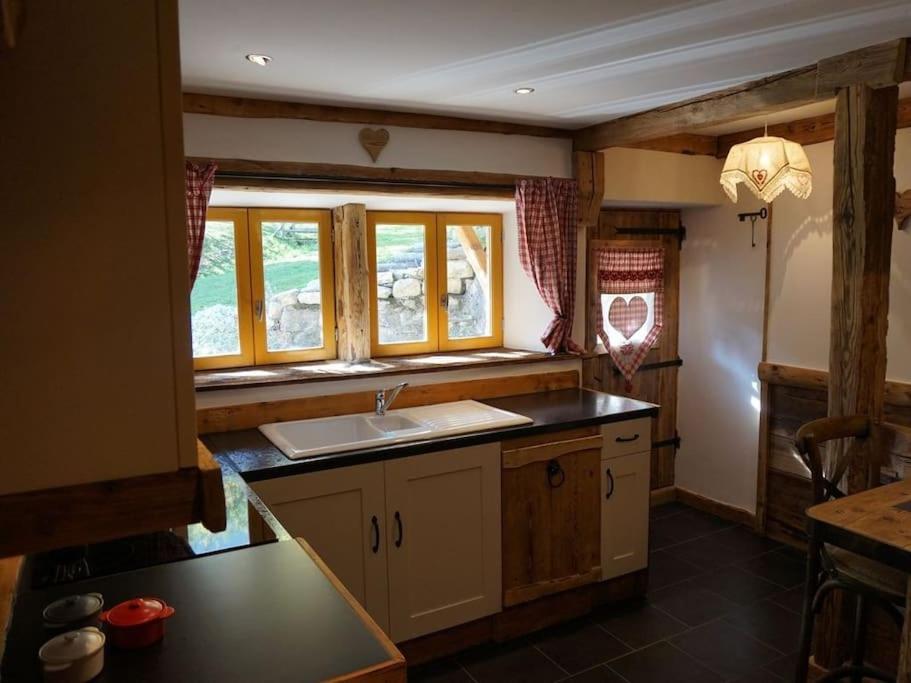 La Grange De Pimberty - Beautiful Apartments 27 Miles From Geneva Vailly Екстериор снимка